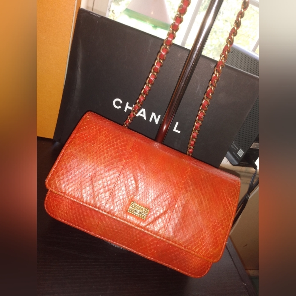 CHANEL python crossbody - Picture 4 of 16